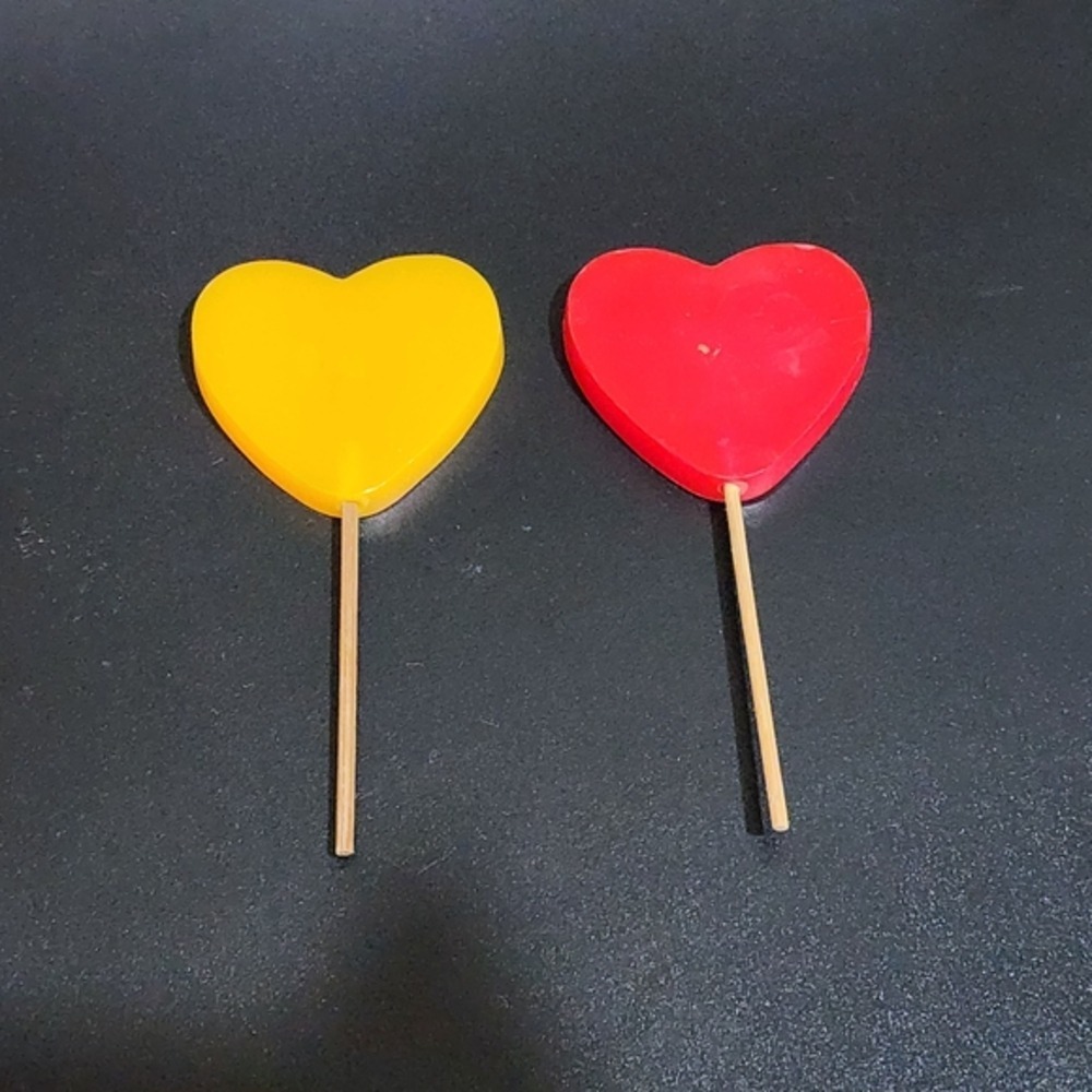 Vintage Pair Vanderbilt Candy Heart Lollipop Magnets